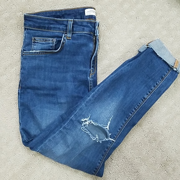 Zara Ripped Jeans - Picture 2 of 5